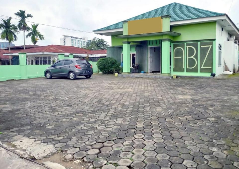 RedDoorz Syariah near Universitas Batanghari Jambi Hotel in Indonesia