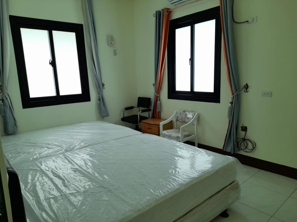 Sun Good Hostel Bed and Breakfast in Hengchun Township