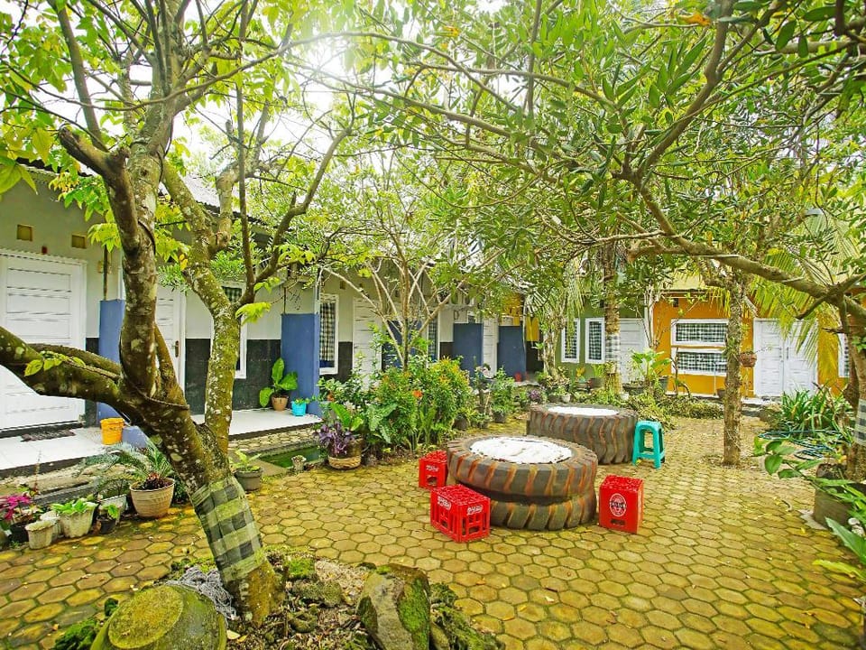 Hotel O Fidel Caestro Homestay Hotel in Indonesia