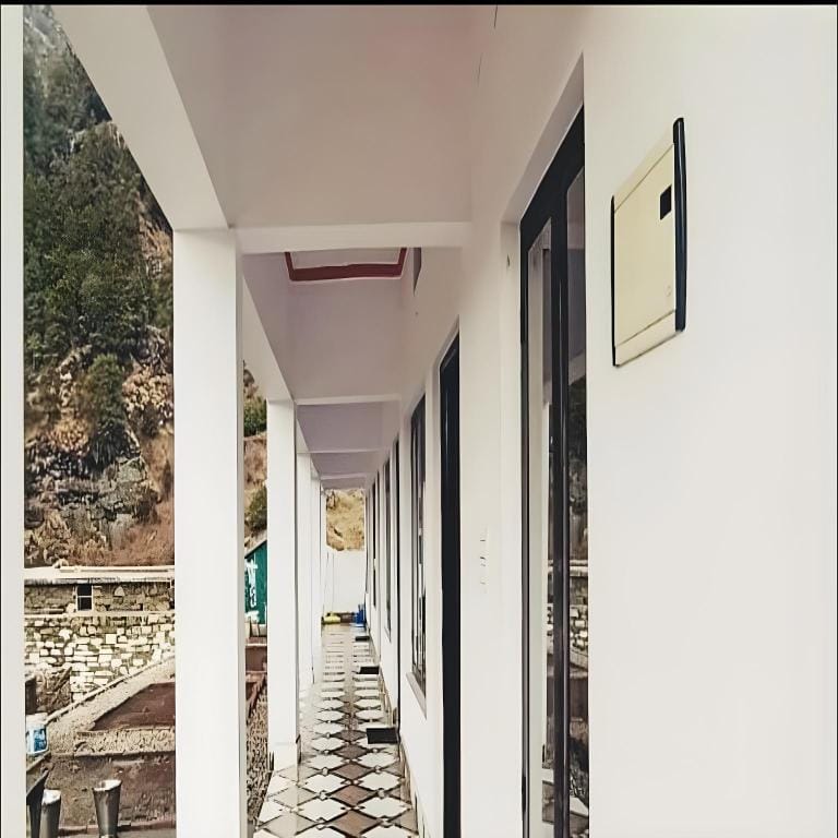 Chopta Himrab Resort Hotel in Uttarakhand