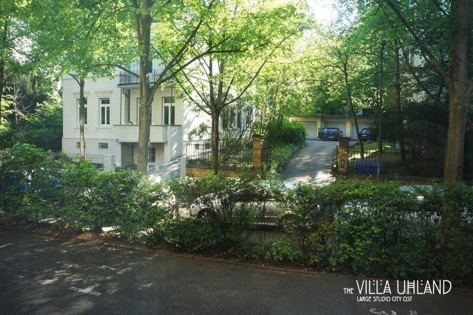 Villa Uhland - large Studio Flat Apartment in Wiesbaden