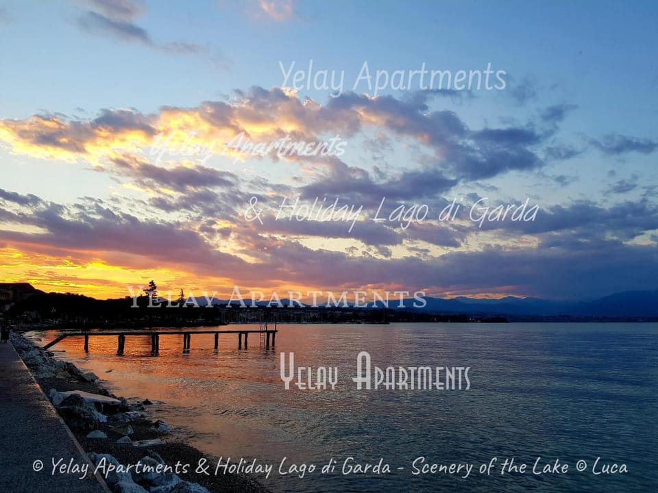Yelay Apartments Holiday TwoRoom Apartment Balcony Apartment in Lake Garda
