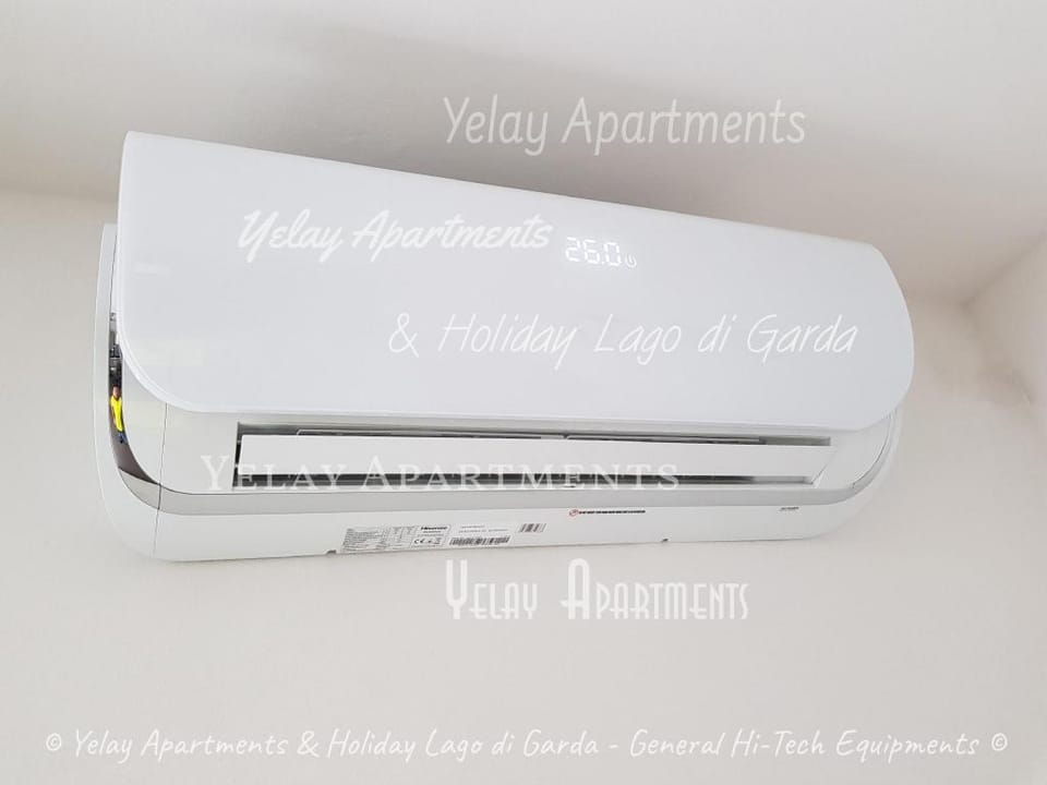 Yelay Apartments Holiday TwoRooms Apartment Deluxe Apartment in Lake Garda