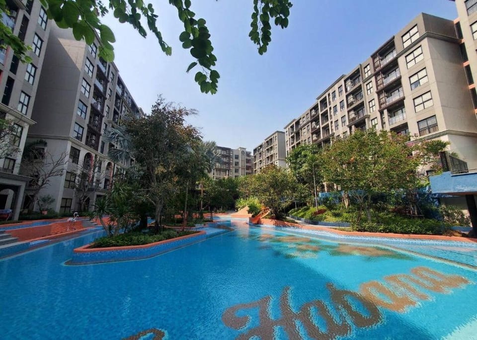 Sea & Pool View La Habana Huahin 34 Sqm High Floor Apartment in Nong Kae