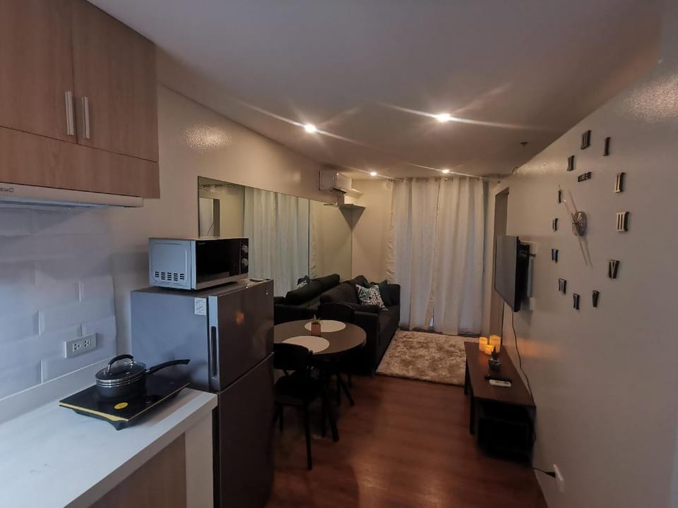 Homey 1BR unit near St. Luke's Hospital (QC) Apartment in Quezon City
