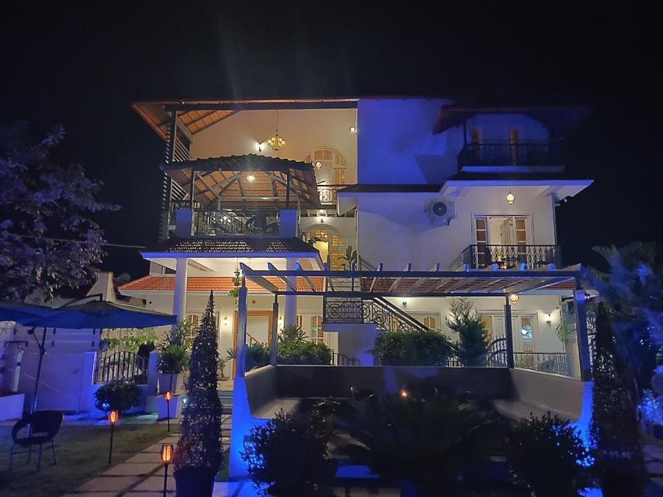 Elegant holiday homes Coorg Country House in Kerala