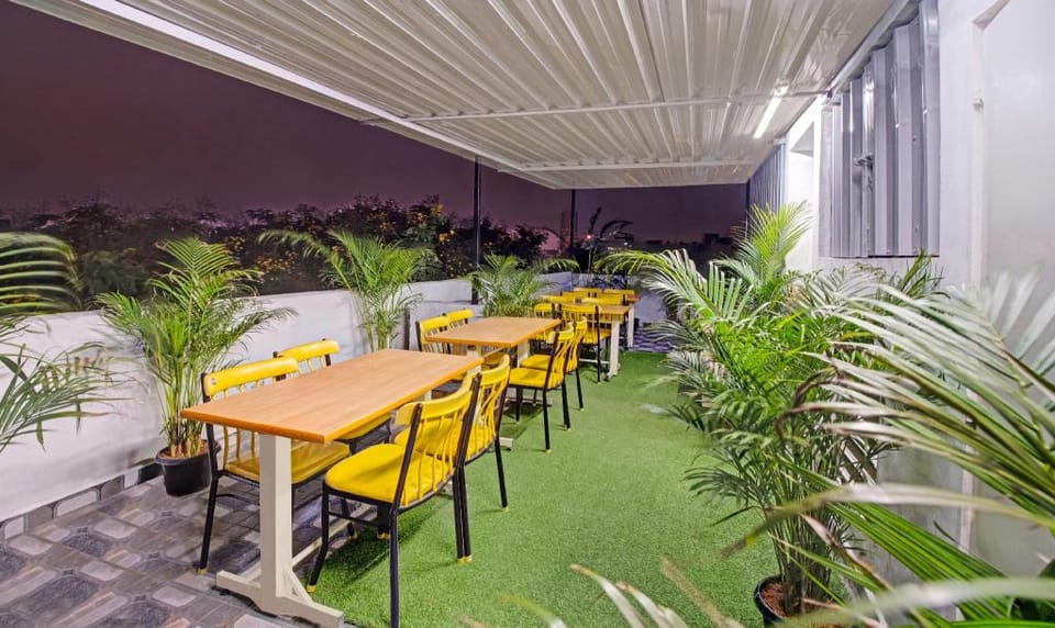 Treebo White Inn Hotel in Bengaluru