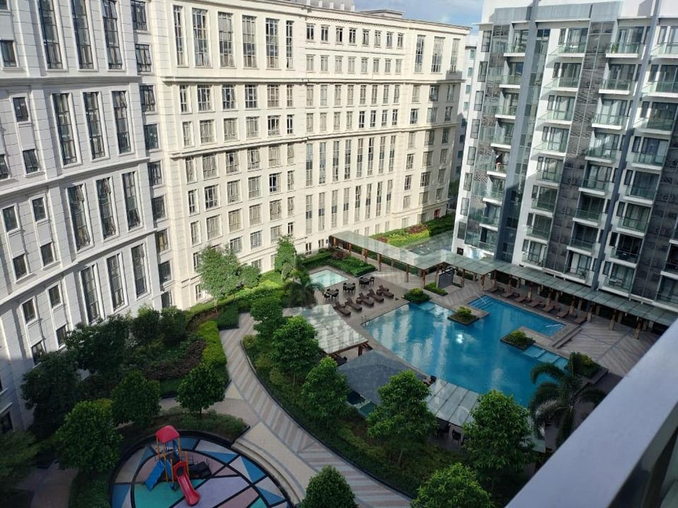 C4-9D 81 Newport Boulevard Across Terminal 3 Apartment in Pasay