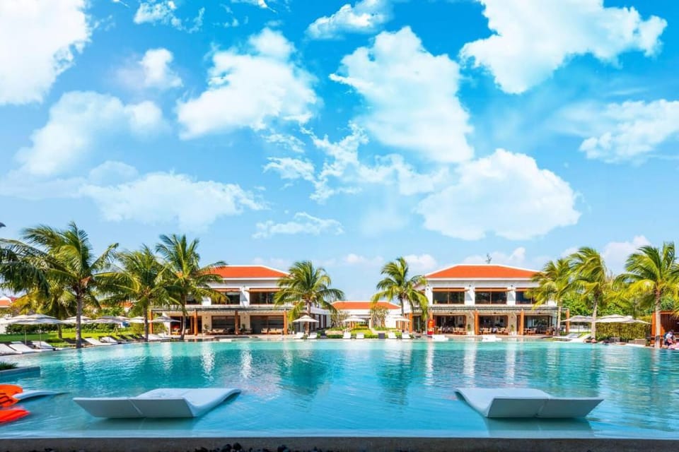 Luxury 4BR Villa, Ocean view, Ideal For Relaxing Villa in Hoa Hai