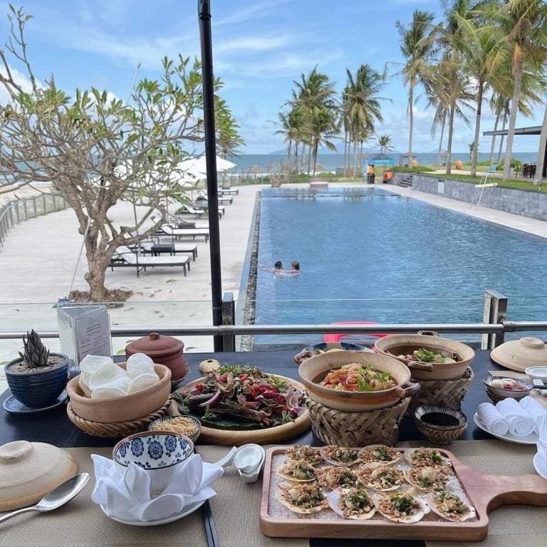 Luxury 4BR Villa, Ocean view, Ideal For Relaxing Villa in Hoa Hai