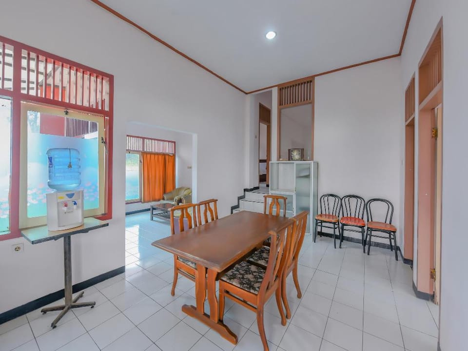 OYO 90258 Hotel New Aprilla Hotel in Indonesia