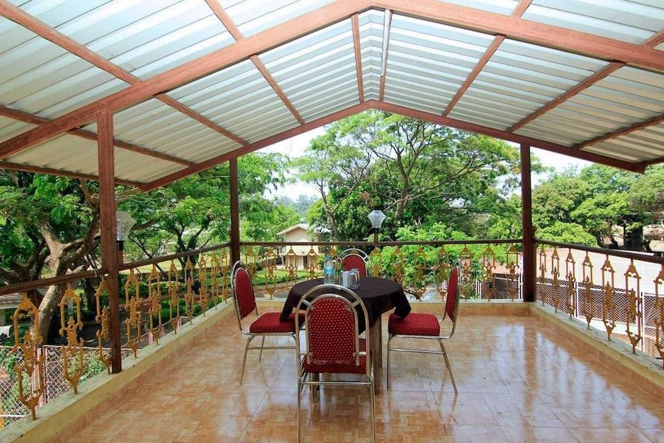 Couples Room Park View Hotel Apartment in Lonavla
