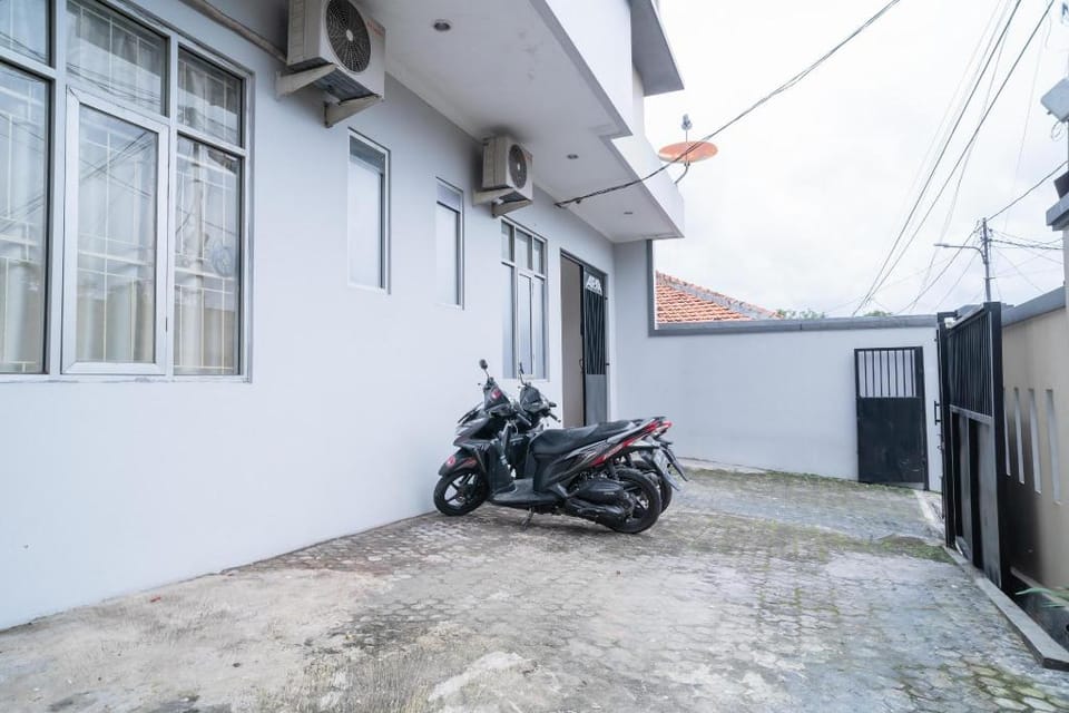 Koolkost Syariah near Universitas Moestopo Bintaro (Minimum Stay 6 Nights) Apartment in South Jakarta City