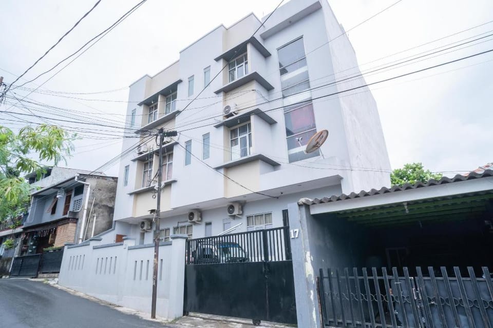 Koolkost Syariah near Universitas Moestopo Bintaro (Minimum Stay 6 Nights) Apartment in South Jakarta City