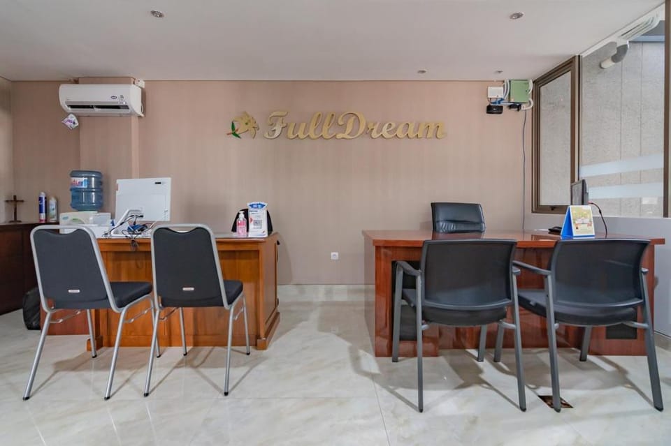 RedDoorz Plus @ Cirebon City Center Hotel in West Java
