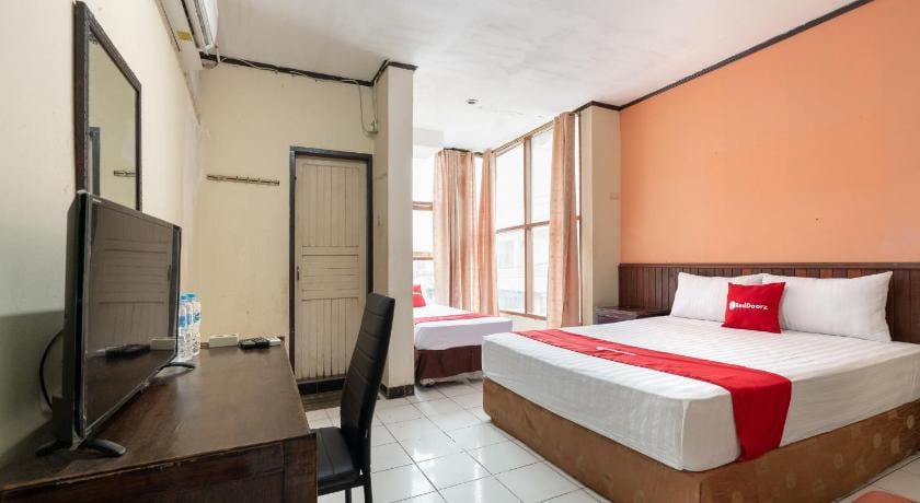RedDoorz Syariah near Pasar Pagi Samarinda Hotel in Indonesia