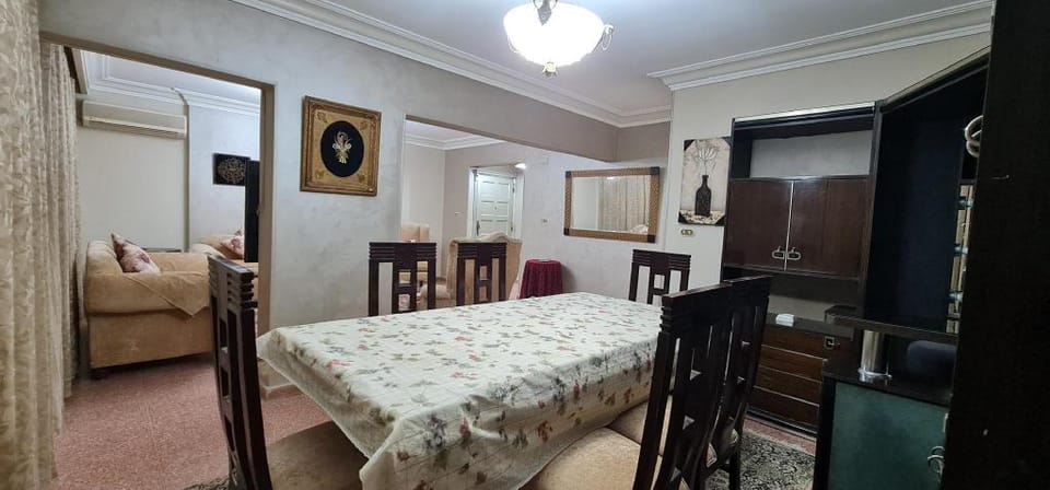 Comfy 2 Bedrooms Apartment (98/4) Apartment in Cairo Governorate