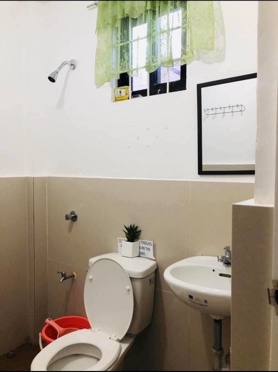 Filipina Queen Room w/ Netflix & WiFI!!! Apartment in Calabarzon