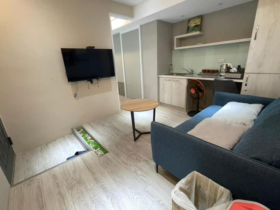 D老闆超好講話 三房包層 1分鐘到車站  (LINE詢問不用錢 ID: @d_boss) Apartment in Taiwan, Province of China