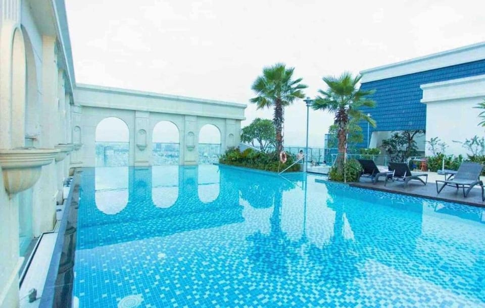 Tropical Apart-near Nguyen Hue Street-Icon 56 Apartment in Ho Chi Minh City