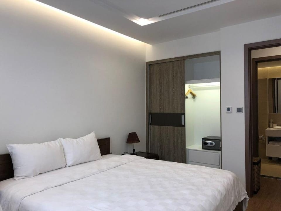 Vinhomes Metropolis services apt 1BR, near Lotte Apartment in Hanoi