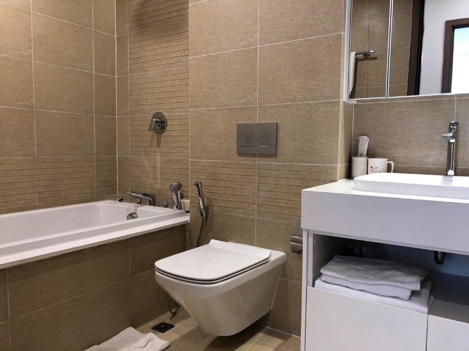 Vinhomes Metropolis services apt 1BR, near Lotte Apartment in Hanoi
