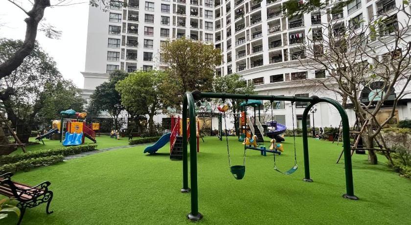 Royal City 3 bedrooms Services Residence Apartment in Hanoi