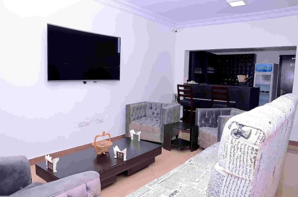 FOOD, PRIVATE LOUNGE, AMBIANCE, SIT-OUT LOUNGE Apartment in Lagos, Nigeria