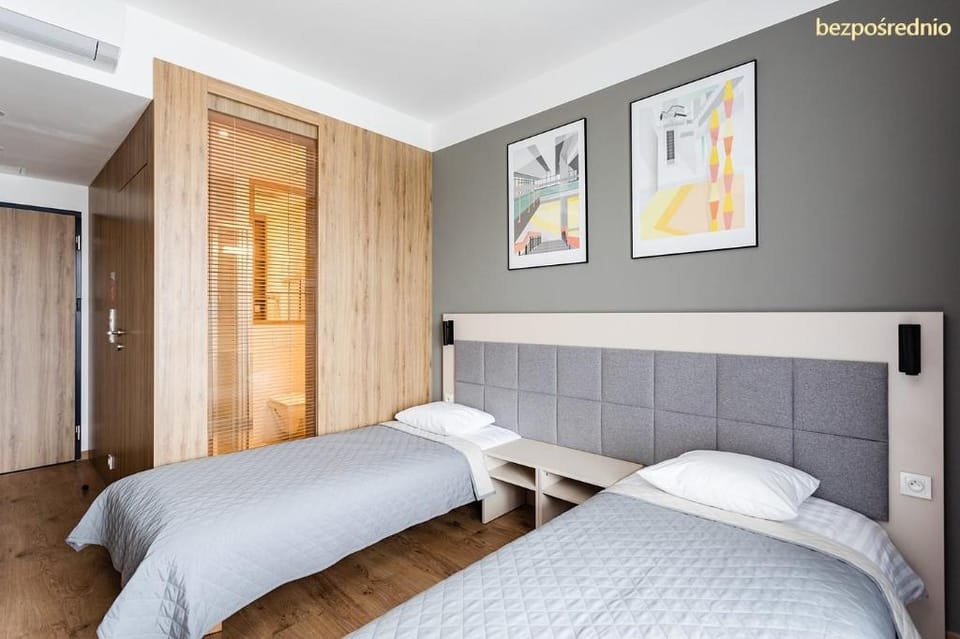 Apartament w Warszawie z garażem podziemnym, WiFi Apartment in Warsaw