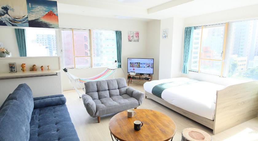 Osaka House 701 Near Namba & Direct to KIX Apartment in Osaka
