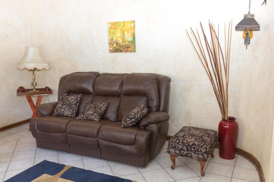 Phomolong guest house - Heldekruins.  Vacation rental in Roodepoort