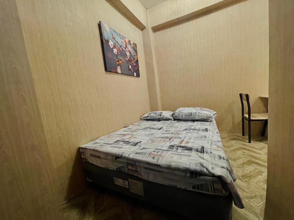 Staycation netflix wifi cable tv sanitize Apartment in Manila City