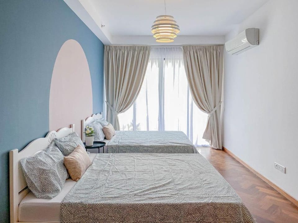 The Landmark Macaron Blue Merveilles Seaview Apartment in Tanjung Bungah