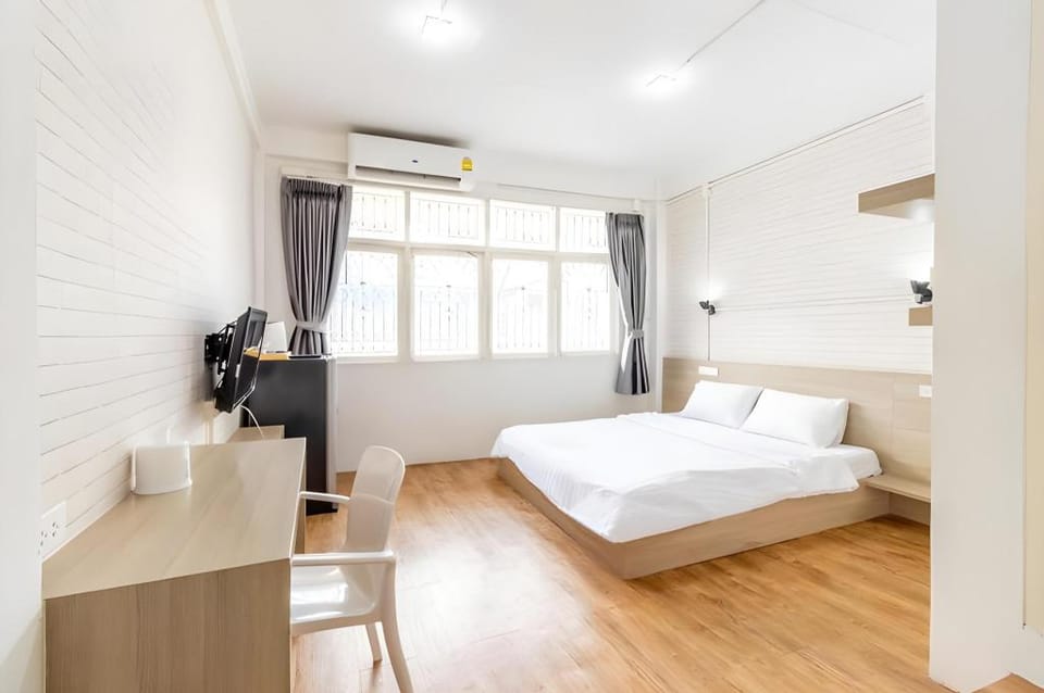 Ze Residence Bang Aor Station Apartment in Bangkok