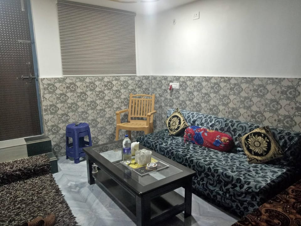 Traveller Guest House Apartment in Varanasi