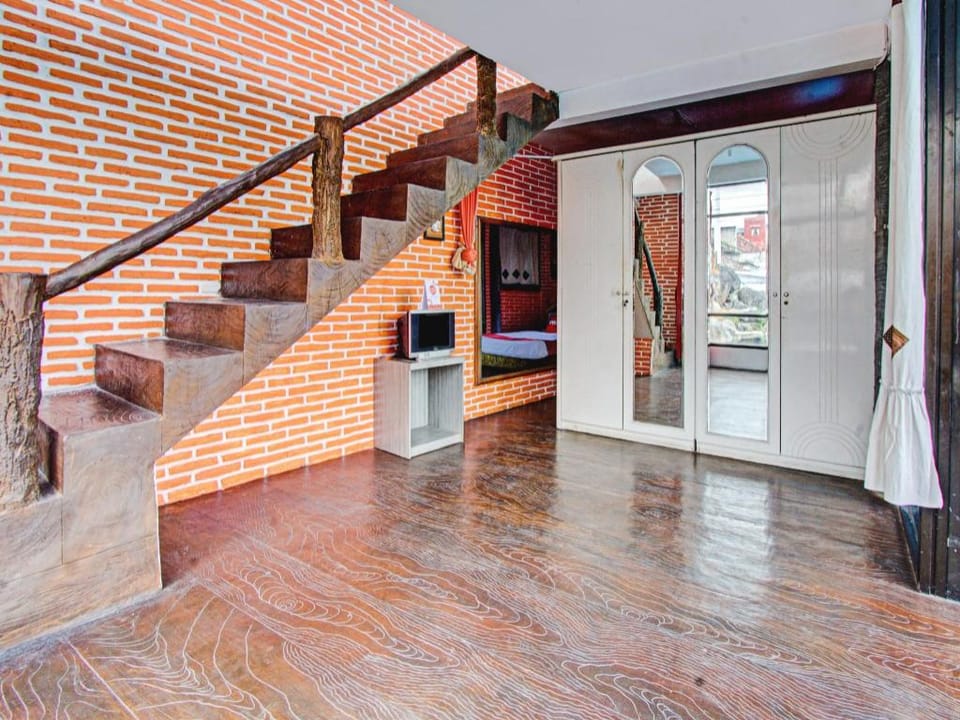 OYO Life 90077 Live Homestay Hotel in Batu