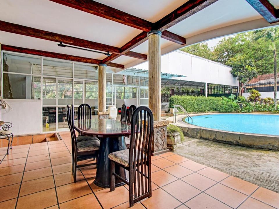 OYO Life 90077 Live Homestay Hotel in Batu