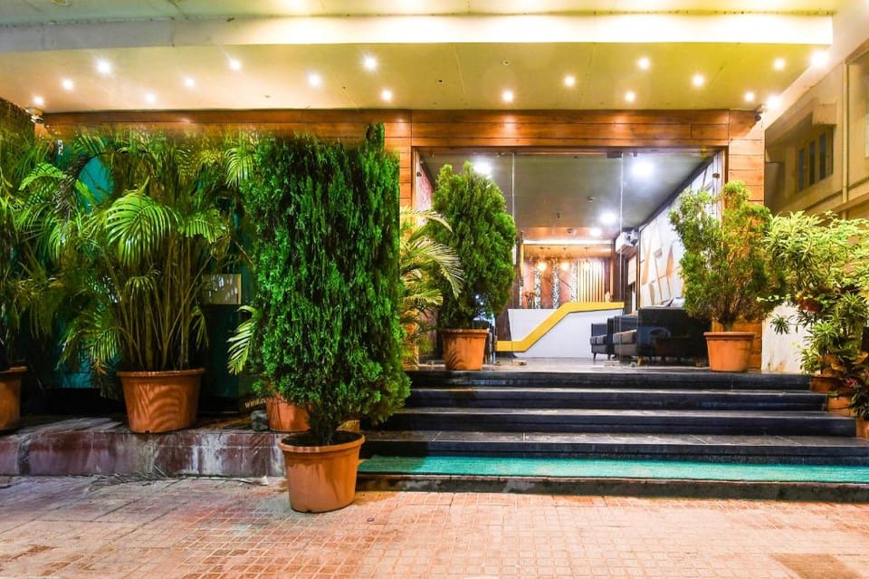 Super Townhouse Marine Drive Puri Formerly Royal Crown Hotel in Puri