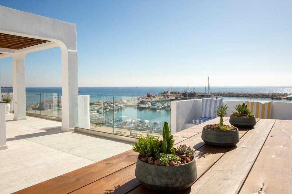 Zima Blue Apartment in Larnaca District