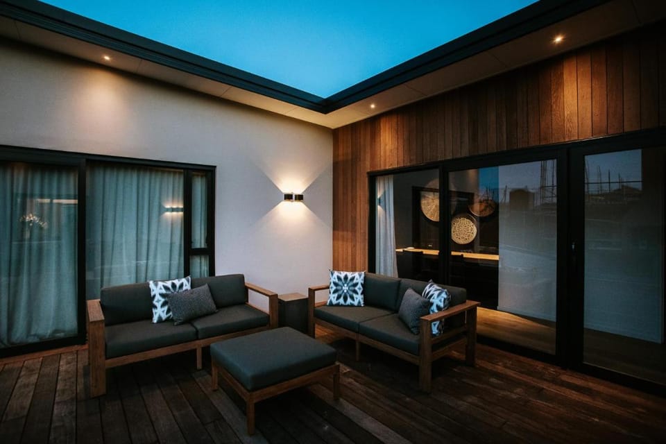 The Heights - Sleeps 8 - Lake Views - Outdoor Fire Vacation rental in Wanaka