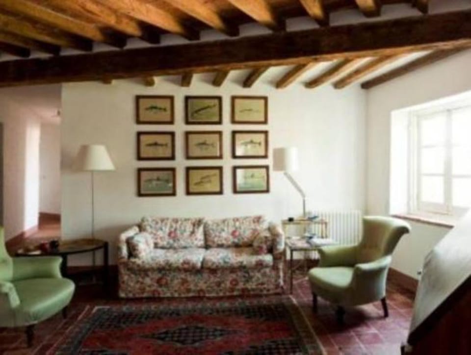 A Romantic Rocca Retreat Villa in Liguria