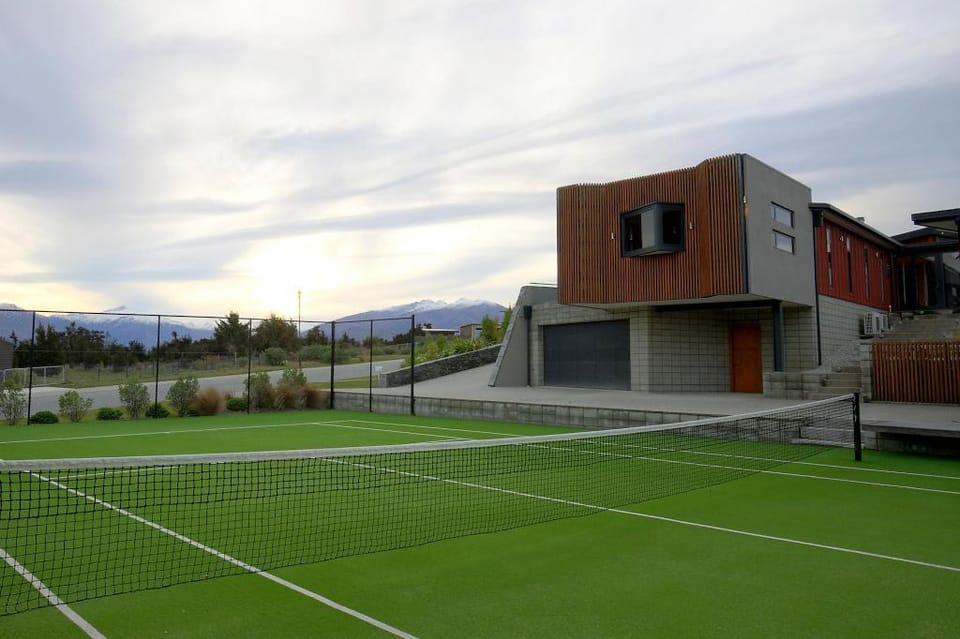 Mt Gold Retreat - Sleeps 8 - Spa Pool - Views Vacation rental in Wanaka