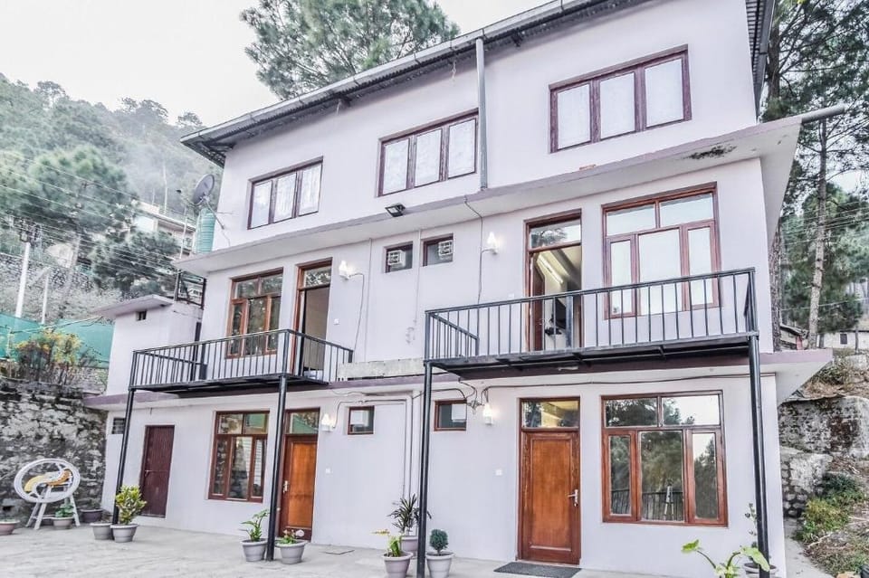 Headntail  | 2 Bed Room | Pine Forest | Serene Apartment in Himachal Pradesh