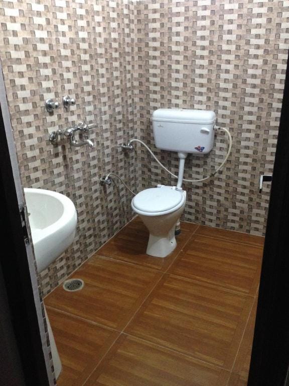 Headntail  | 2 Bed Room | Pine Forest | Serene Apartment in Himachal Pradesh