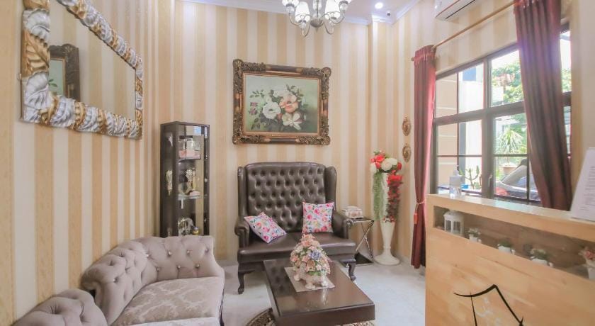 OYO 90338 Rumah Yasmin Syariah Hotel in Indonesia