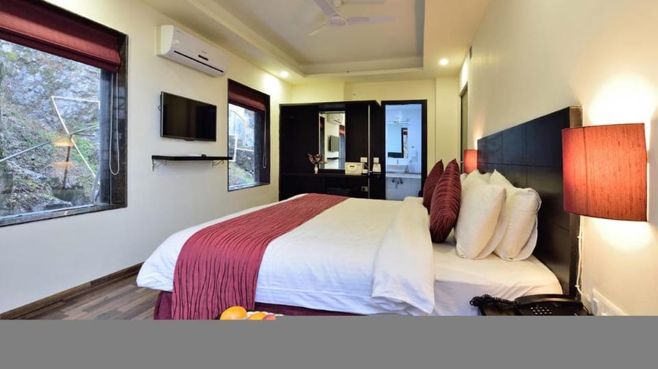 Tarangi Mussoorie Hotel in Uttarakhand