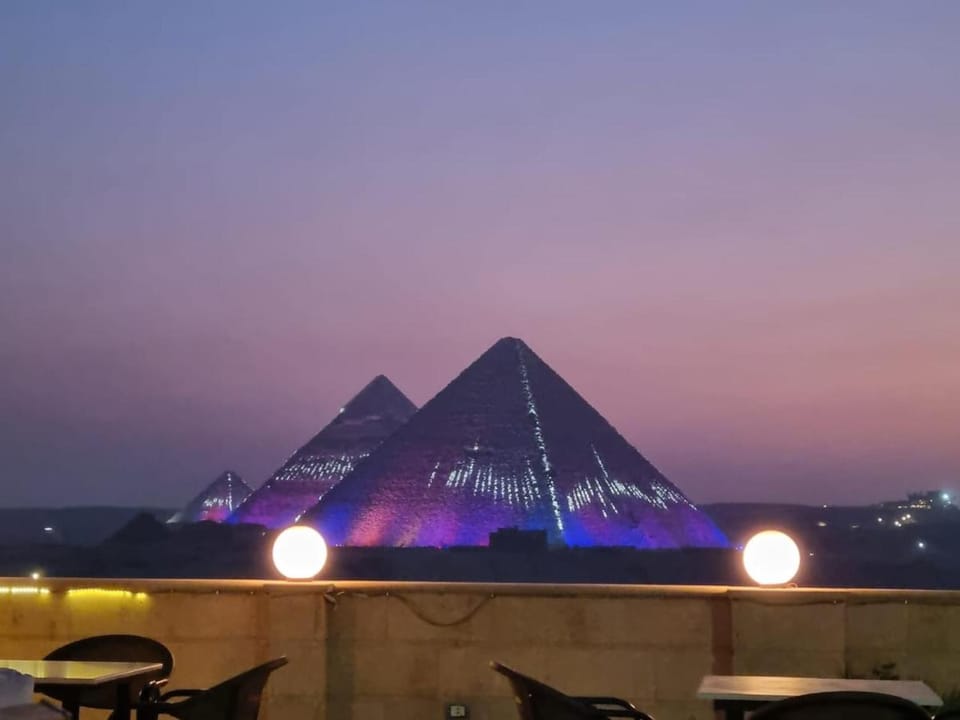 Gardenia Pyramids View Inn - Rooftop Hostel in Egypt