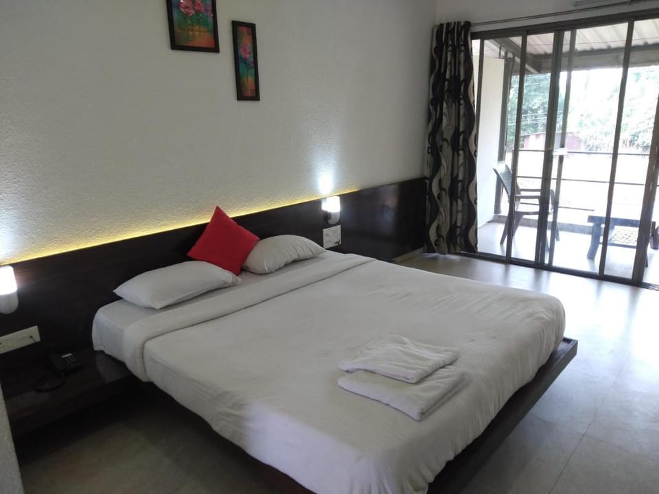 Forest Inn Resort in Maharashtra