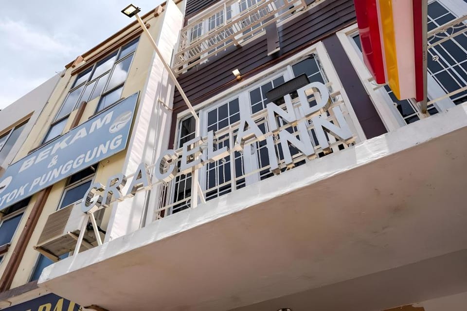 OYO 91252 Graceland Inn Hotel in Riau Islands, Indonesia