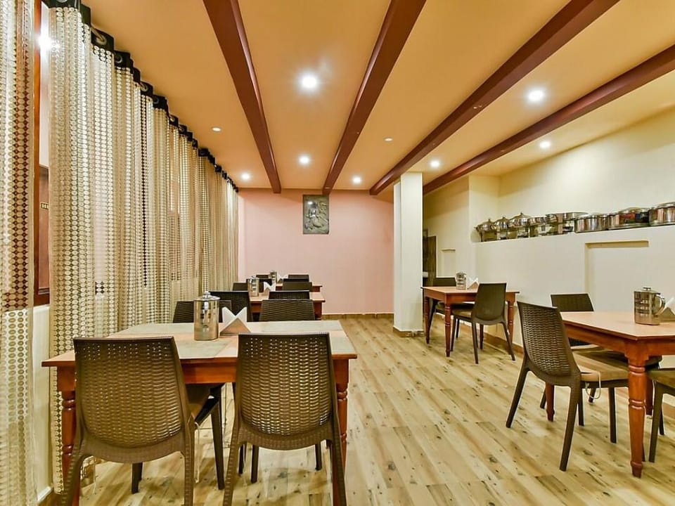 The Narayani Continental Hotel Hotel in India